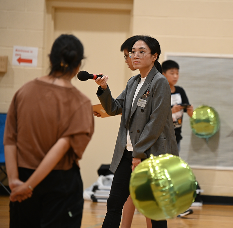 Prof. Ningshi Yao hosting the ARCup 2025 competition